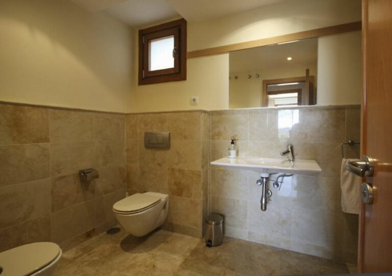 45956e1e60aedd586772ec60378c79d7 - 9