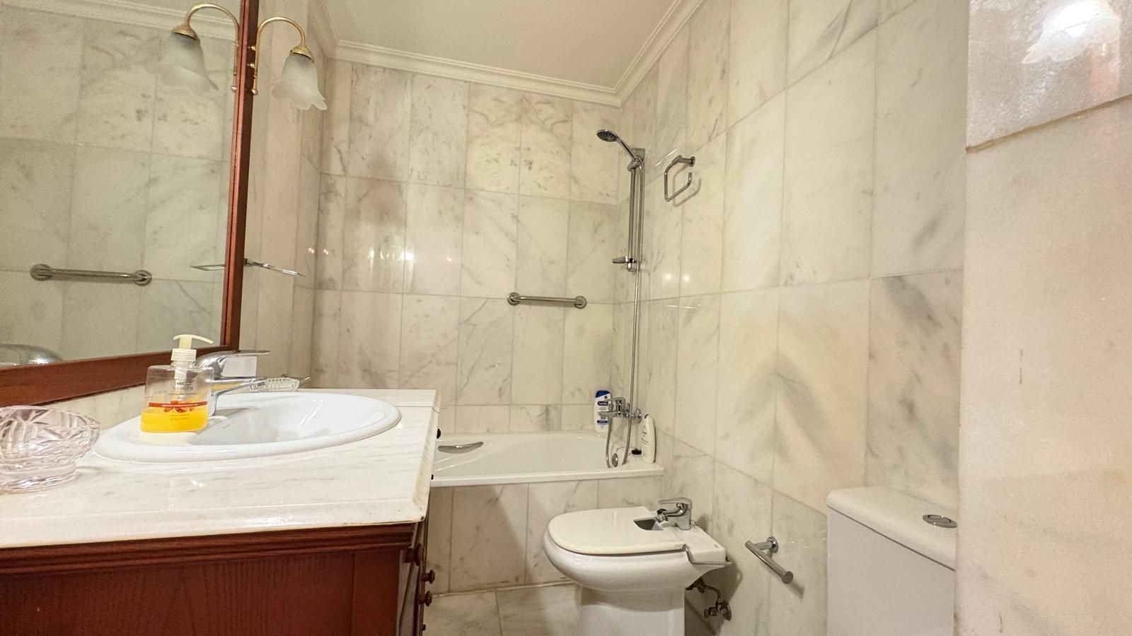 4598b073c418a1ab78e17ba1fa77d571 - 4