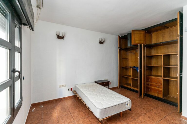 467279f2aa634ce1e3bf4ca3ab245d60 - 3