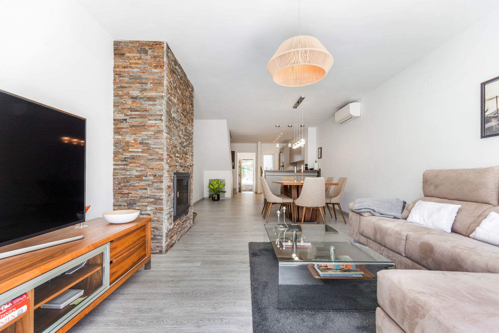 468820f68f8b601817f019eb11a8e2ae - 3