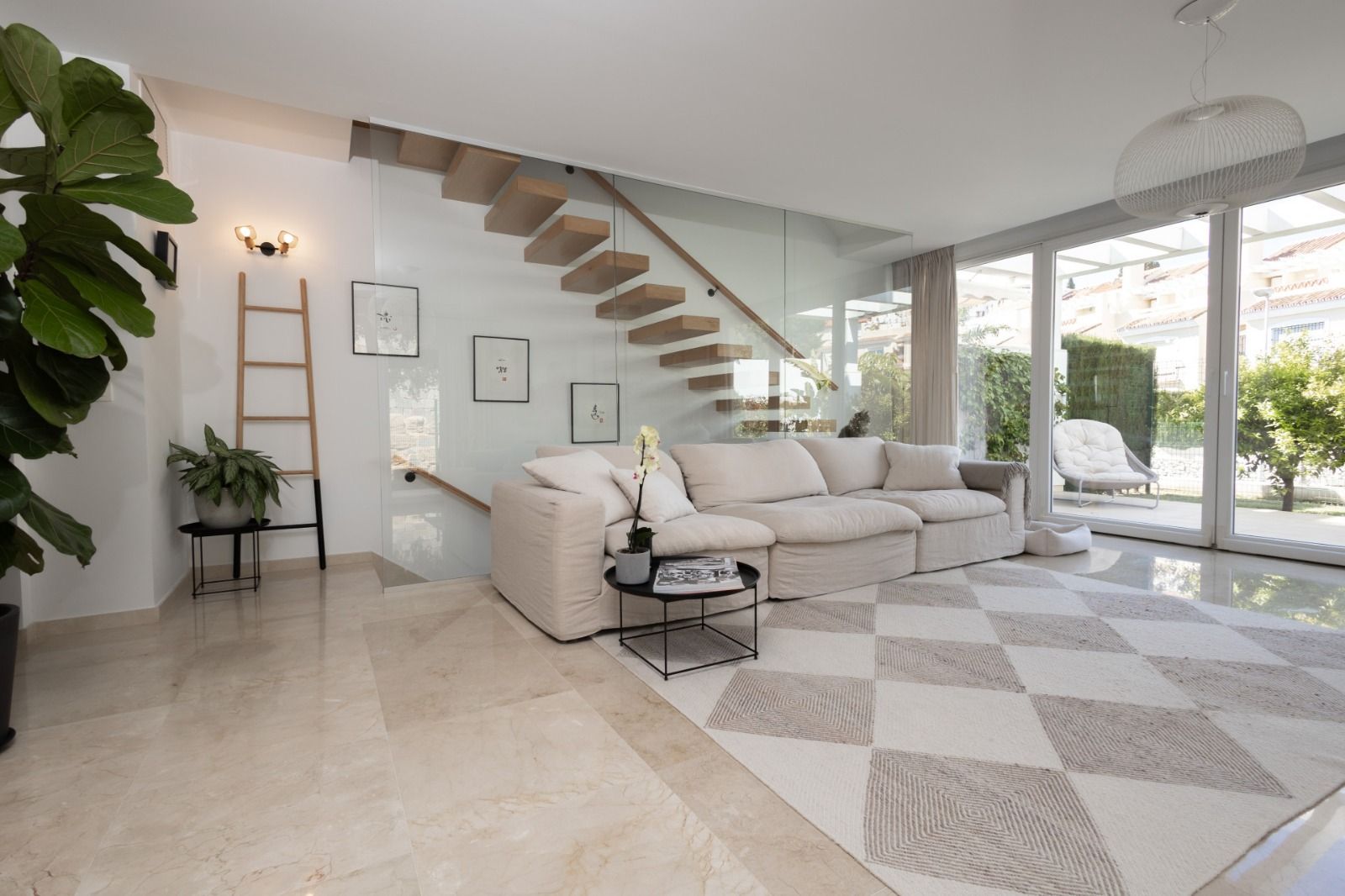 46bebb67dec9836b10e96543b8b1ae18 - 4