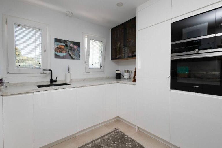 46bebb67dec9836b10e96543b8b1ae18 - 5