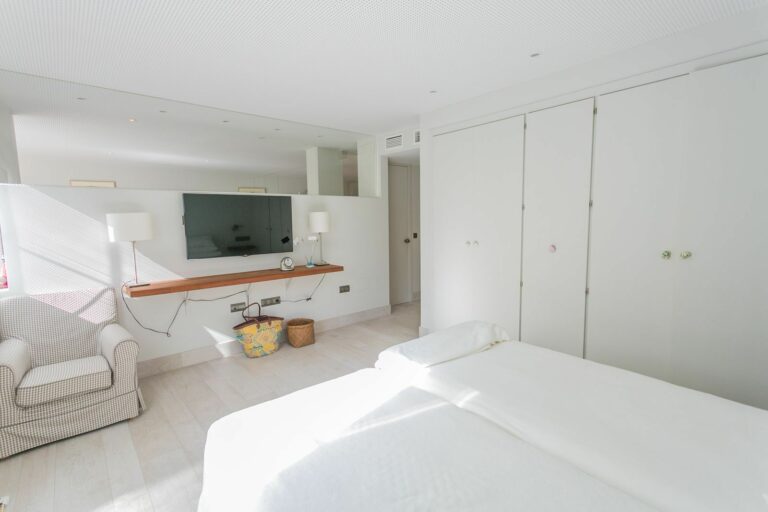 472890e10190627fa0b21855a5689912 - 12