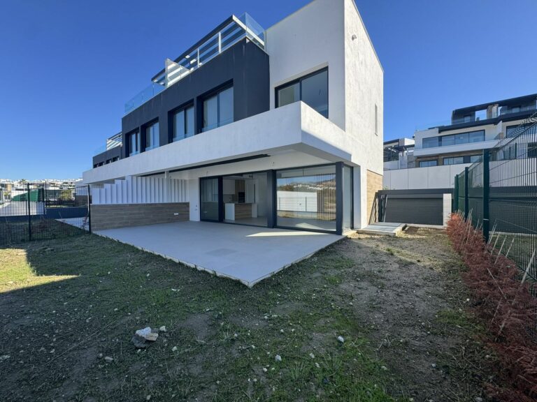 47703af8704d7ccb56b3ff64b378225d - 1