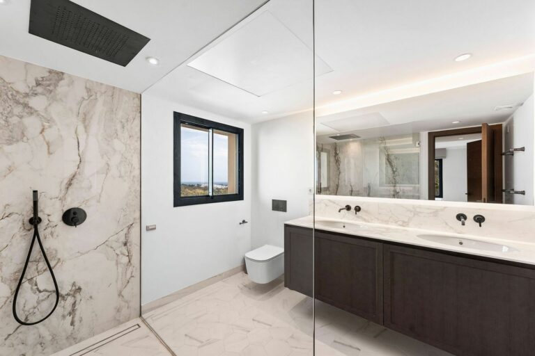 48160b614e4de1390fb2007b1ba4a326 - 12