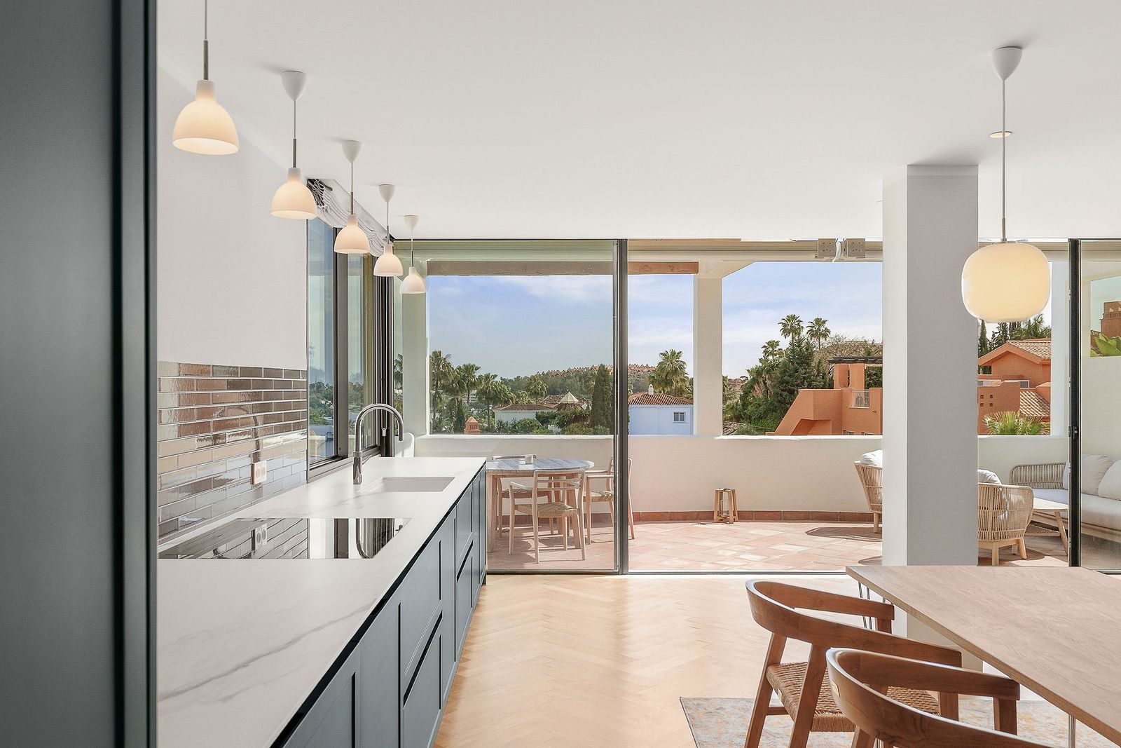 48160b614e4de1390fb2007b1ba4a326 - 4