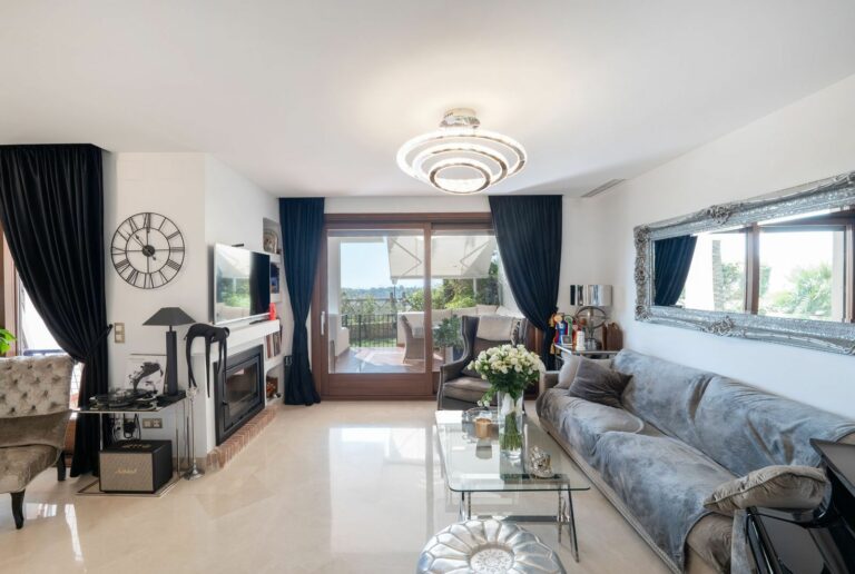 4a8f8667458d9ead842136ba3ec102ed - 3