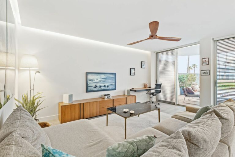 4b5d0aa40b281d53b7a20035792c8f90 - 3