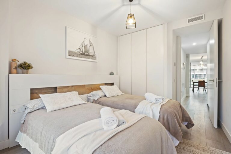 4b5d0aa40b281d53b7a20035792c8f90 - 9