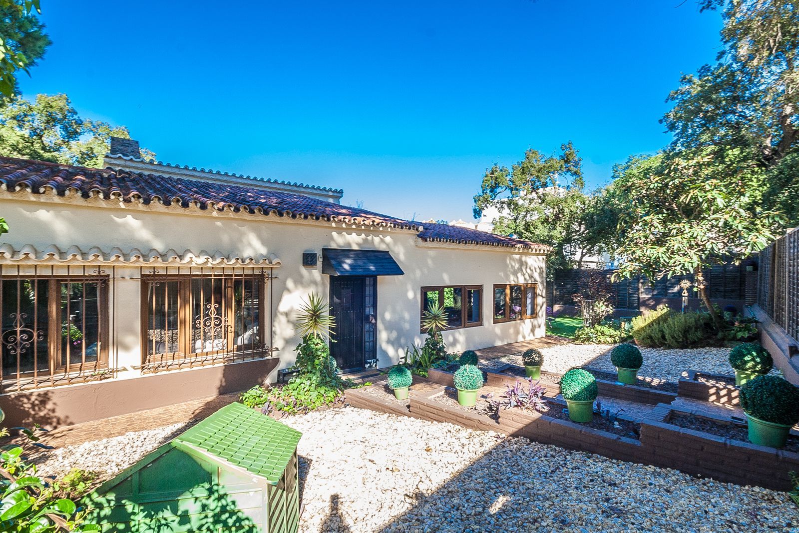 4c449977059434986514622f28c4d669 - 1