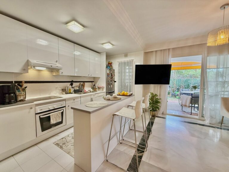 4caa2ead742cc01bb4e78e14fefdb834 - 3