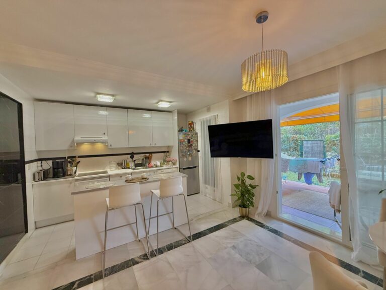 4caa2ead742cc01bb4e78e14fefdb834 - 8