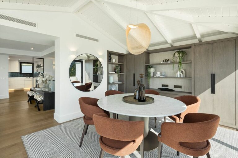 4d651b167ad72d3ecc2eb8e2ab93baf4 - 9