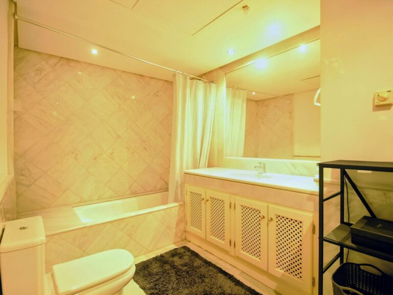 4d7399b8117a34a908fbd164da800441 - 13