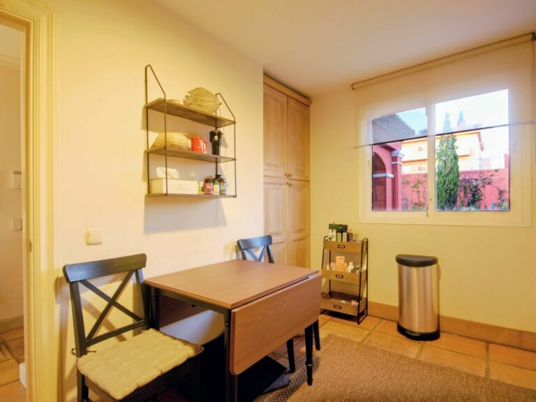 4d7399b8117a34a908fbd164da800441 - 15