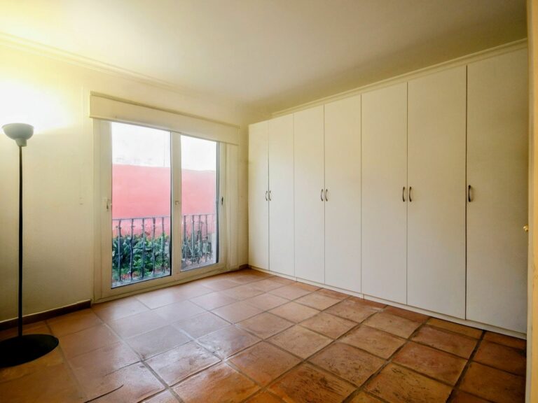 4d7399b8117a34a908fbd164da800441 - 8