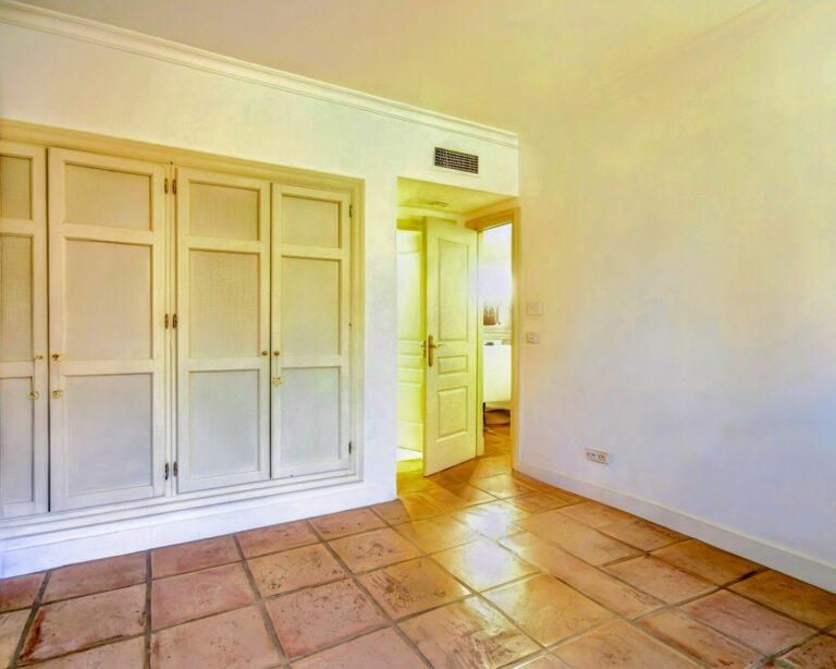 4d7399b8117a34a908fbd164da800441 - 9