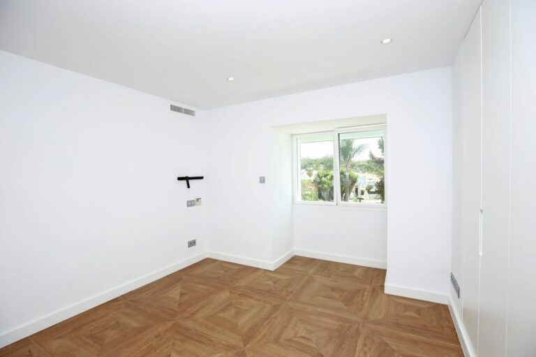 4e7fd5b93860062cb0245349ee7bb1e6 - 16