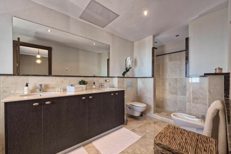 4ec49dcd5e445004433481b216afcb8d - 14