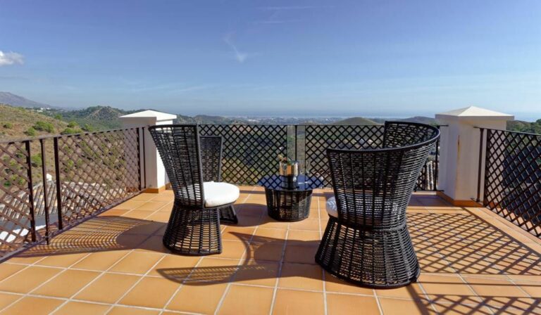 4ec49dcd5e445004433481b216afcb8d - 15