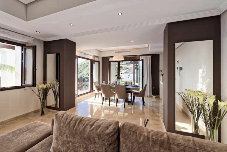 4ec49dcd5e445004433481b216afcb8d - 6