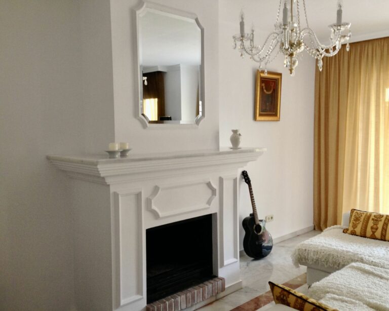 4f011b6d68a7f4632ca70e8483e78b84 - 1