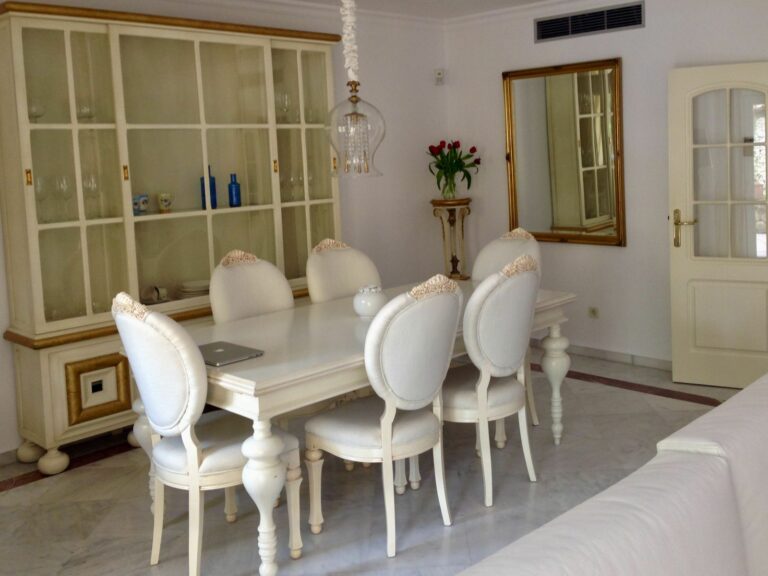 4f011b6d68a7f4632ca70e8483e78b84 - 4