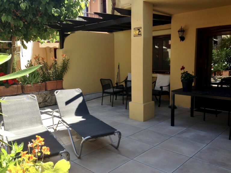 4f011b6d68a7f4632ca70e8483e78b84 - 5