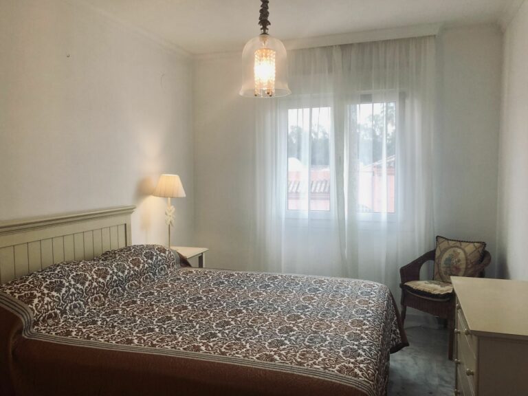 4f011b6d68a7f4632ca70e8483e78b84 - 7