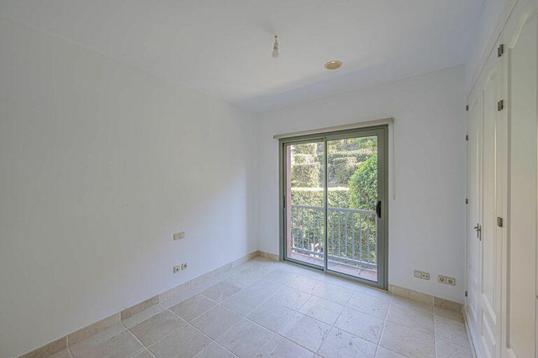 5053a76ae2fc540ab7ffd4cc5e08885b - 15