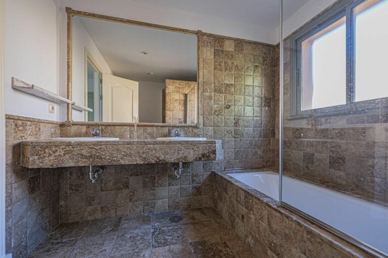 5053a76ae2fc540ab7ffd4cc5e08885b - 16