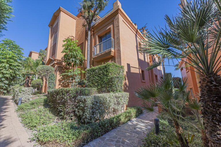 5053a76ae2fc540ab7ffd4cc5e08885b - 3