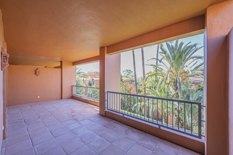 5053a76ae2fc540ab7ffd4cc5e08885b - 4