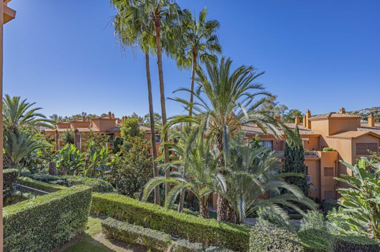 5053a76ae2fc540ab7ffd4cc5e08885b - 7