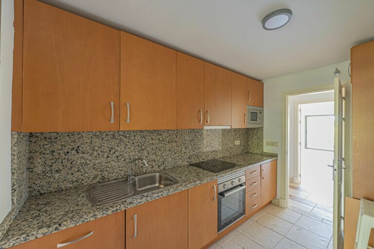 5053a76ae2fc540ab7ffd4cc5e08885b - 8