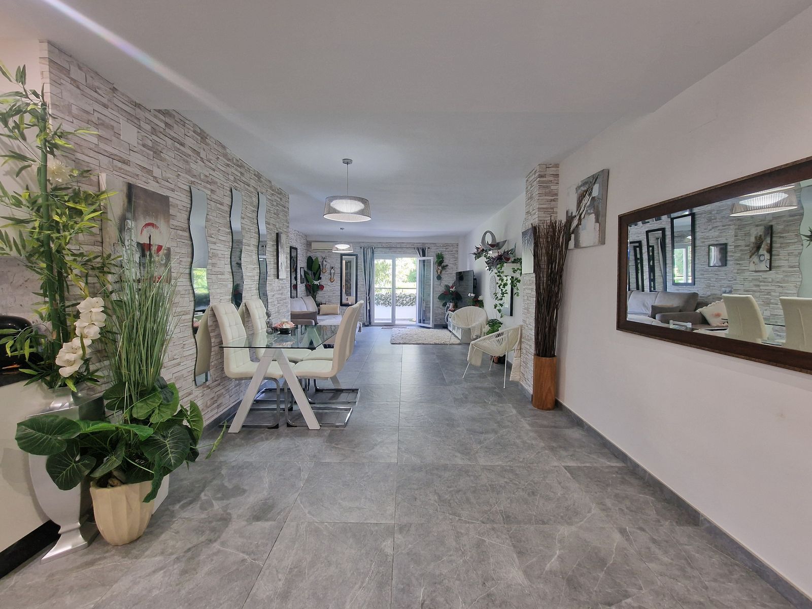 53b6a94c1b66a2a72204f22445023909 - 11