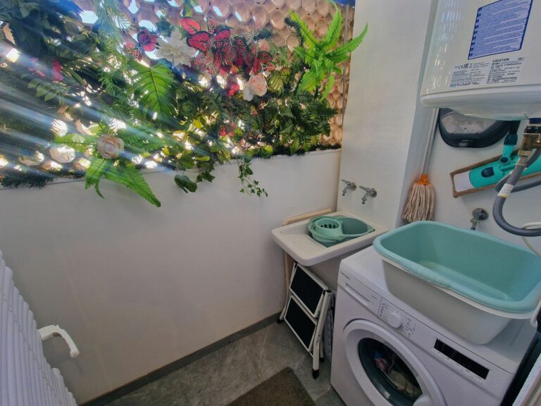 53b6a94c1b66a2a72204f22445023909 - 13