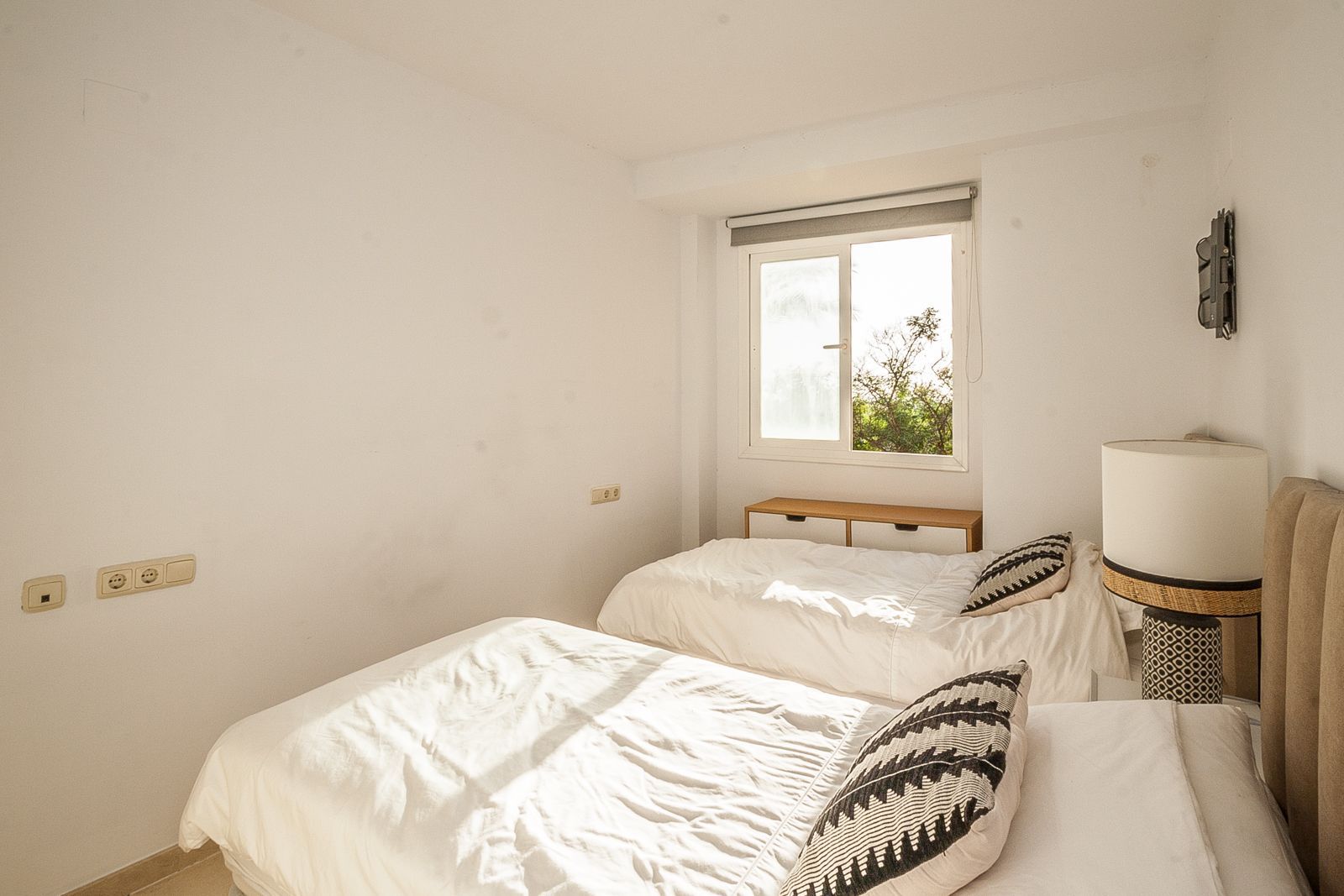 566b2988cf47405e0c8ede509ffed354 - 8