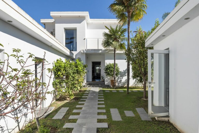 56b49f05e45af3ccbbea42f1c085aa98 - 2