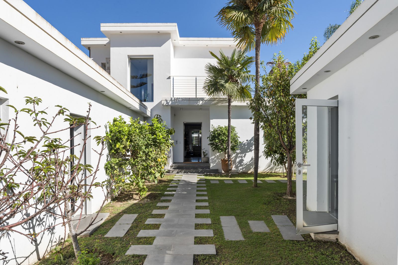 56b49f05e45af3ccbbea42f1c085aa98 - 2