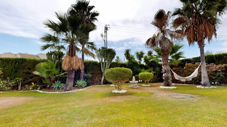 57a0a8a1285aaf8088931278dcbff903 - 13