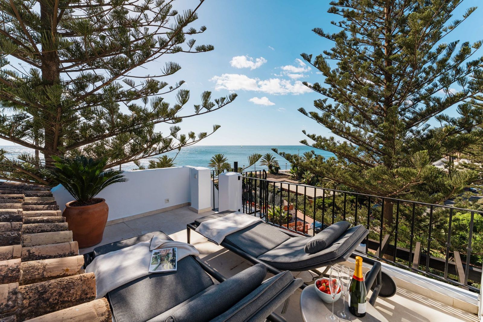 586235d1f445c1a2f0ff61b2982dc7c0 - 1