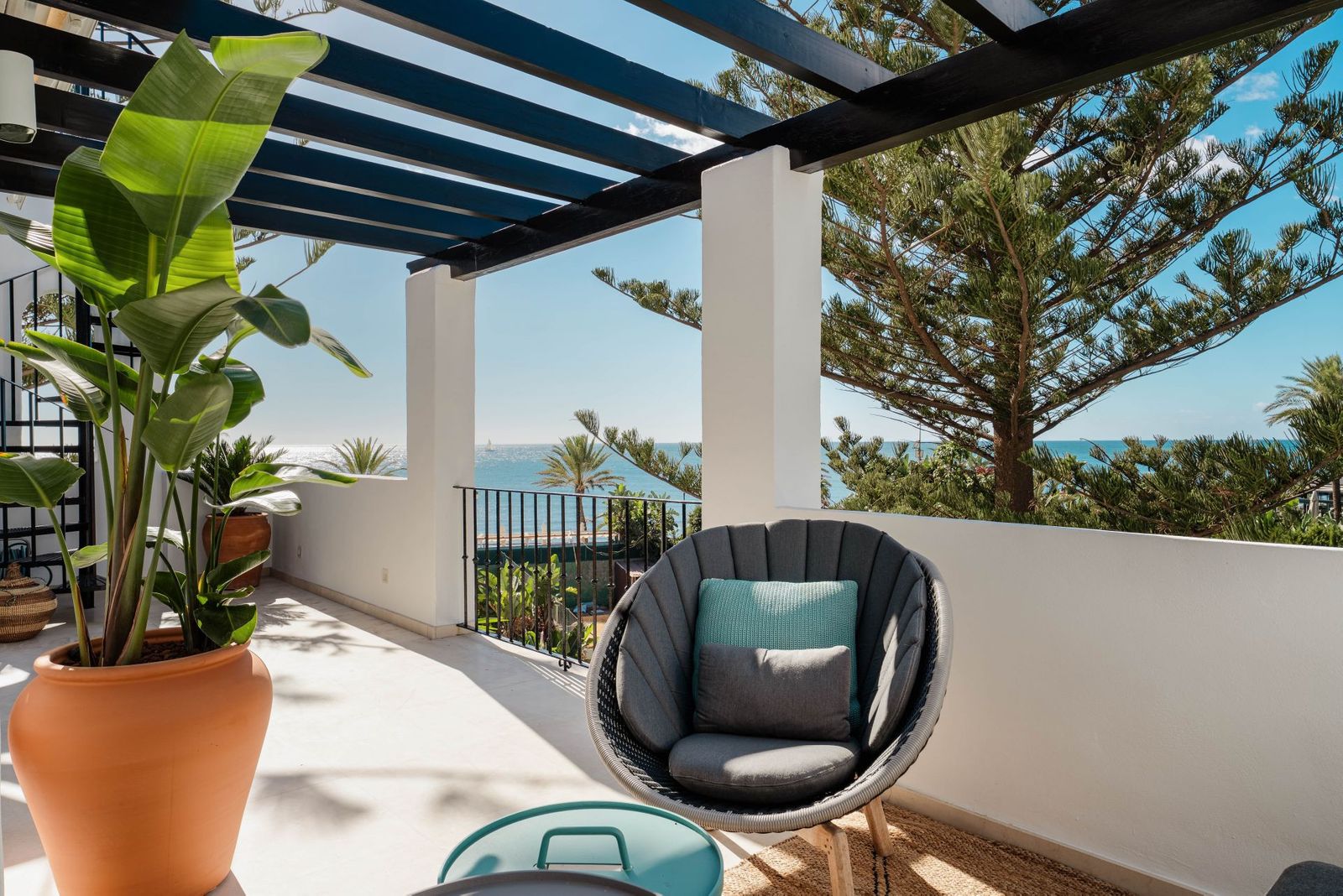 586235d1f445c1a2f0ff61b2982dc7c0 - 14