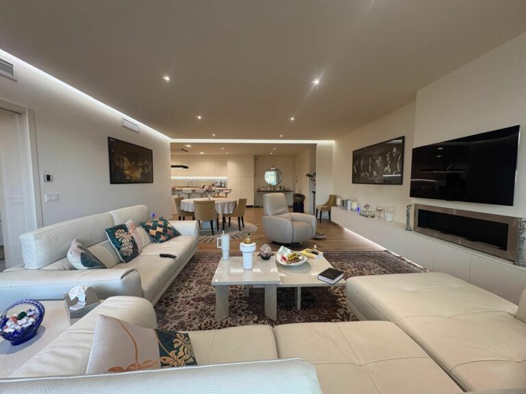 59e797b42e8abe623eea40f1984a5e75 - 4