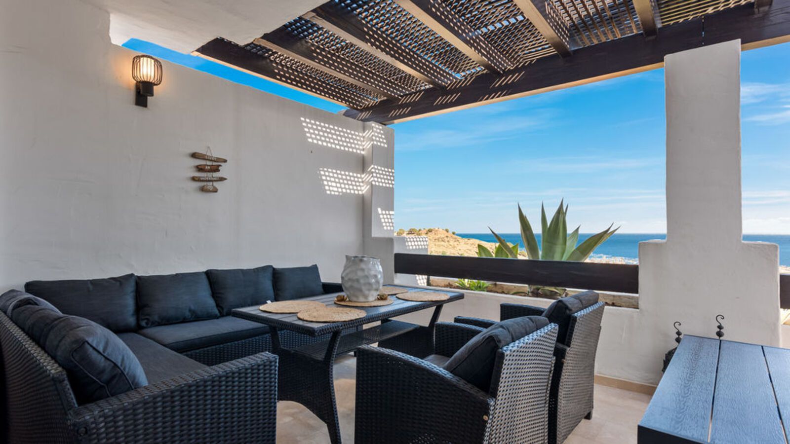 5a24db2a315d8dfb8d9b154dc576426b - 1