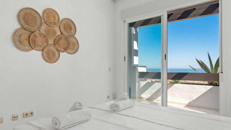 5a24db2a315d8dfb8d9b154dc576426b - 16