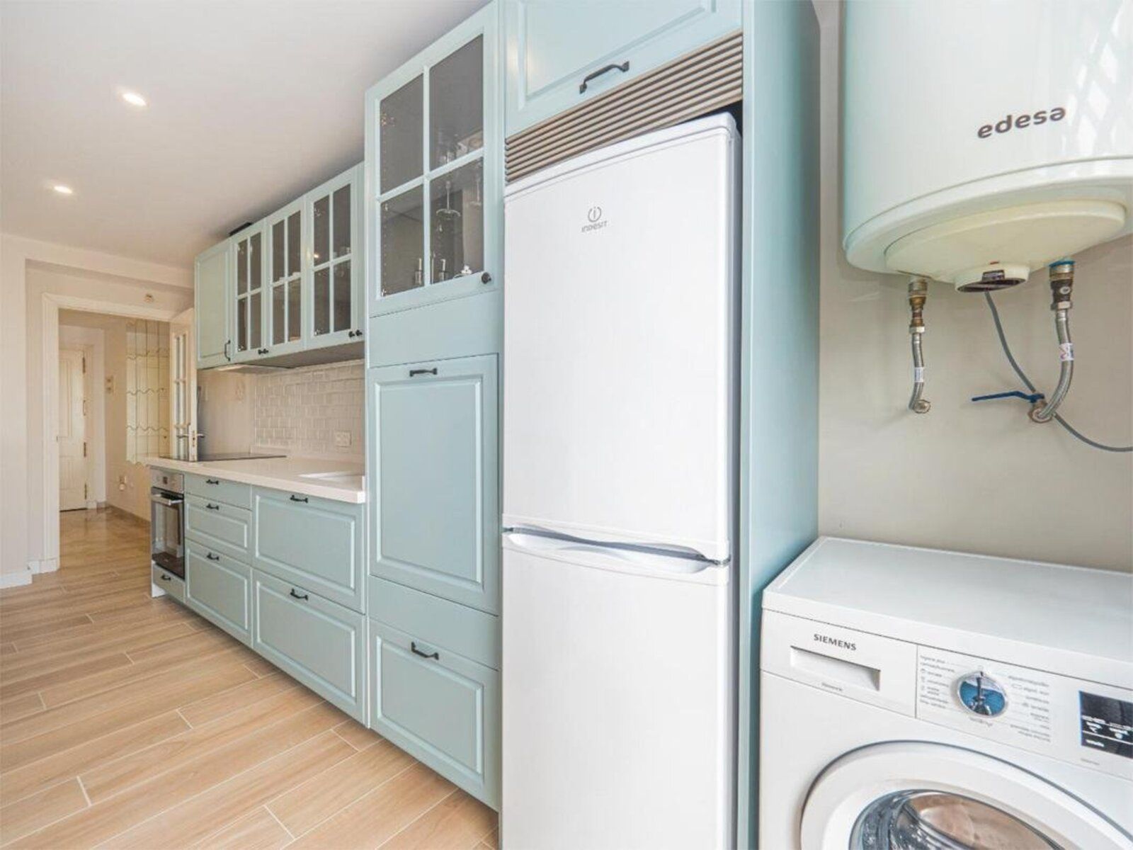 5a3b8c59cf7ba21a154f79627ad694ea - 11