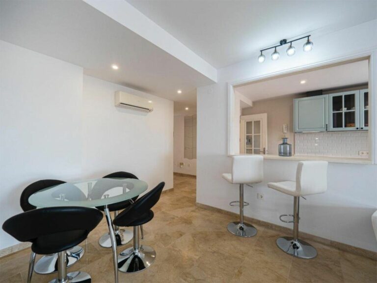 5a3b8c59cf7ba21a154f79627ad694ea - 13