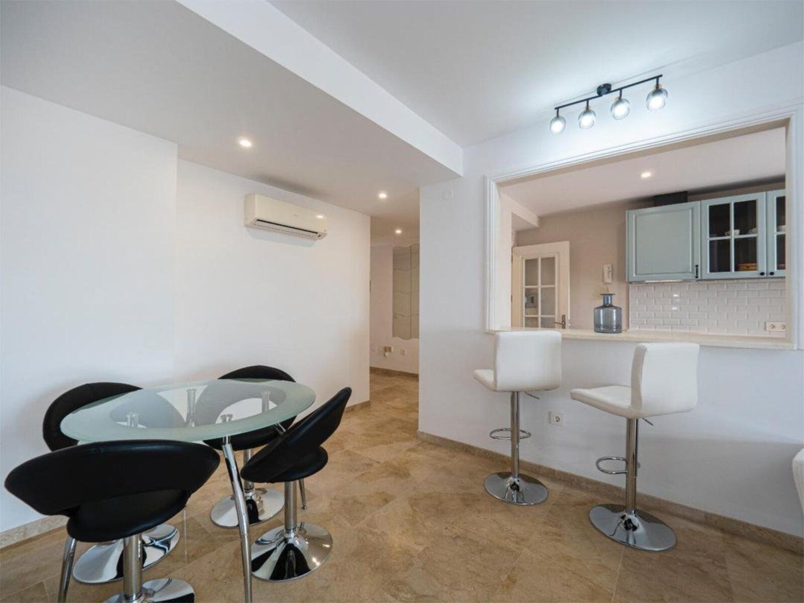 5a3b8c59cf7ba21a154f79627ad694ea - 13