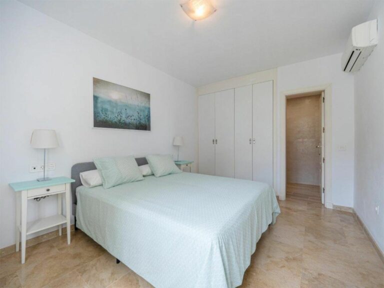 5a3b8c59cf7ba21a154f79627ad694ea - 15